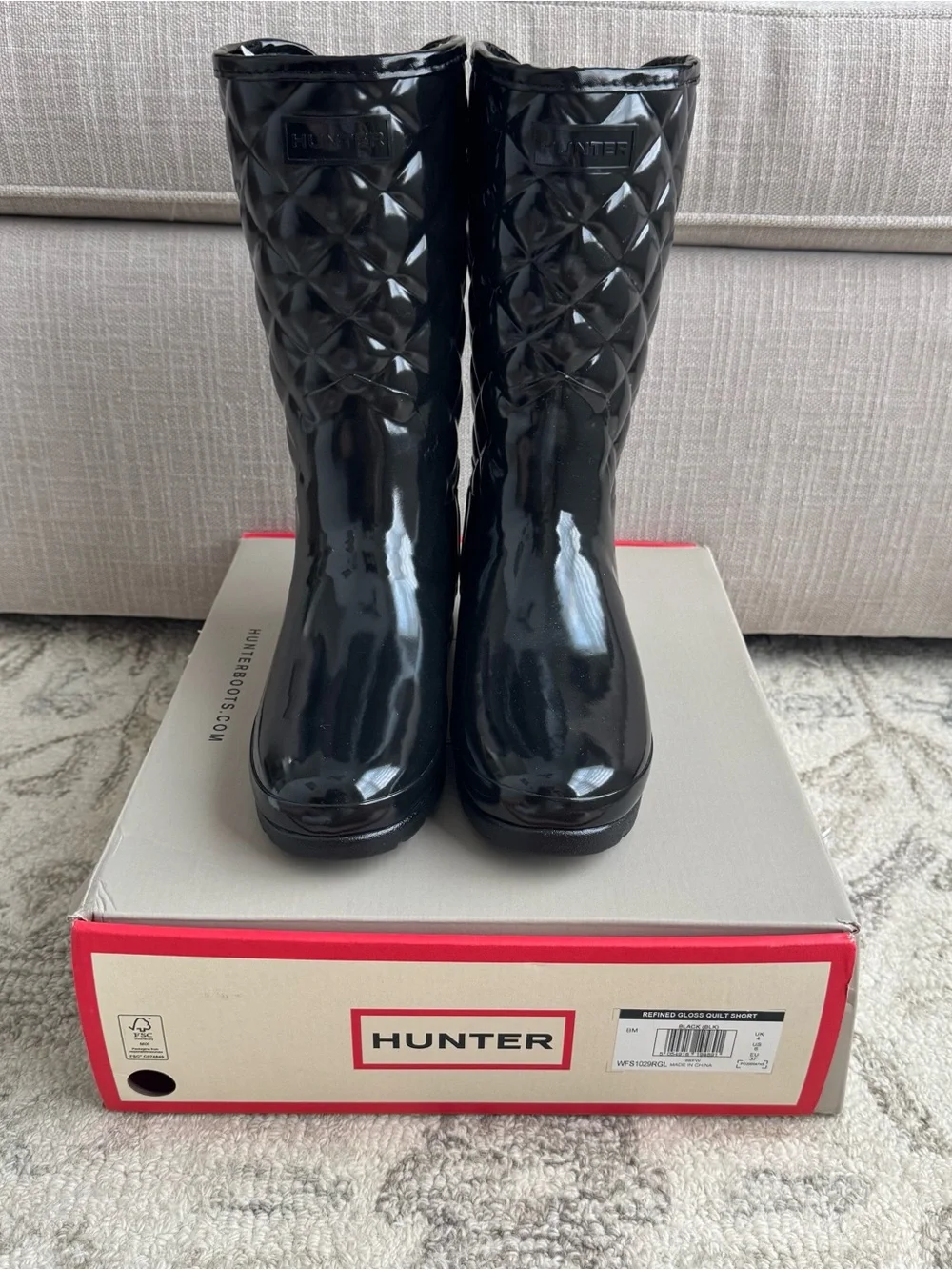 Hunter Women's Refined Gloss Quilt Short Boot In Black